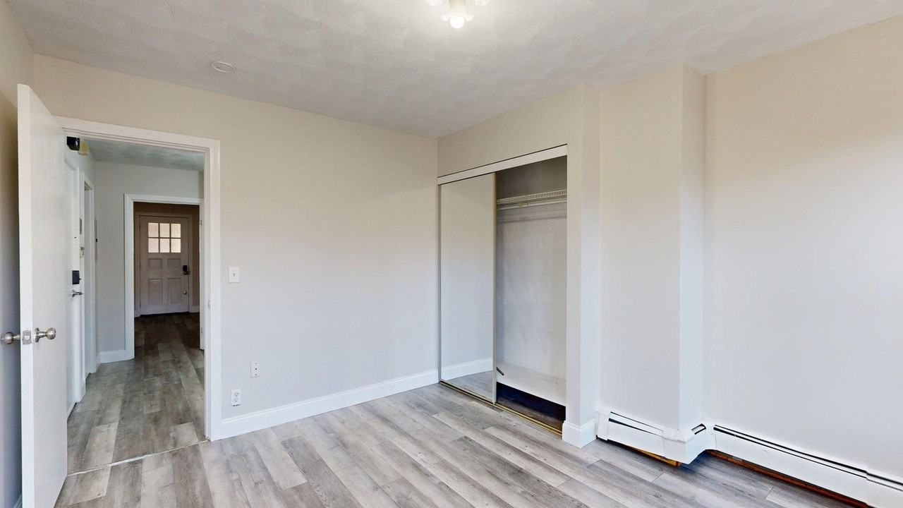 137 Chelsea St #2 - Photo 7 of 13