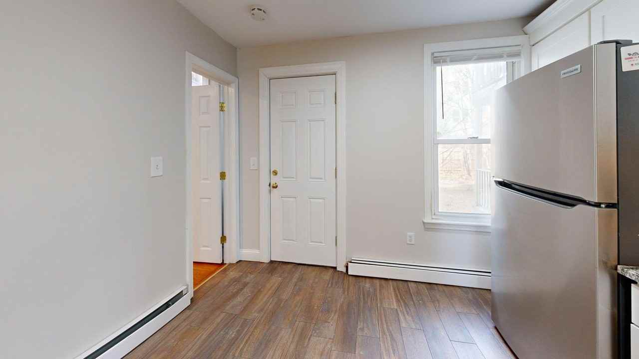 206 Princeton St #3 - Photo 3 of 14