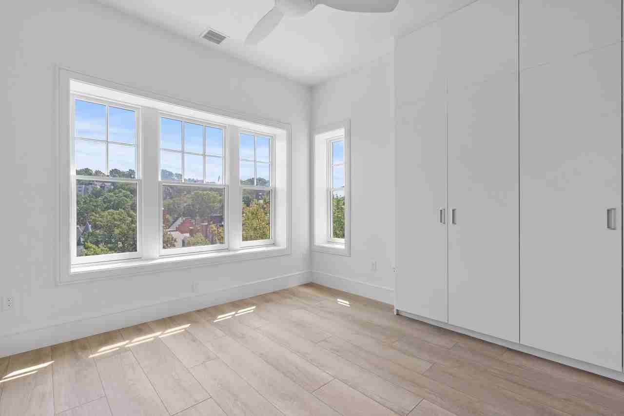 1580 Beacon St #100 - Photo 5 of 17