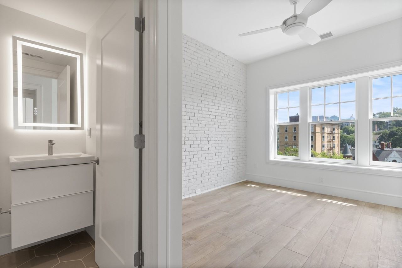 1580 Beacon St #100 - Photo 7 of 17