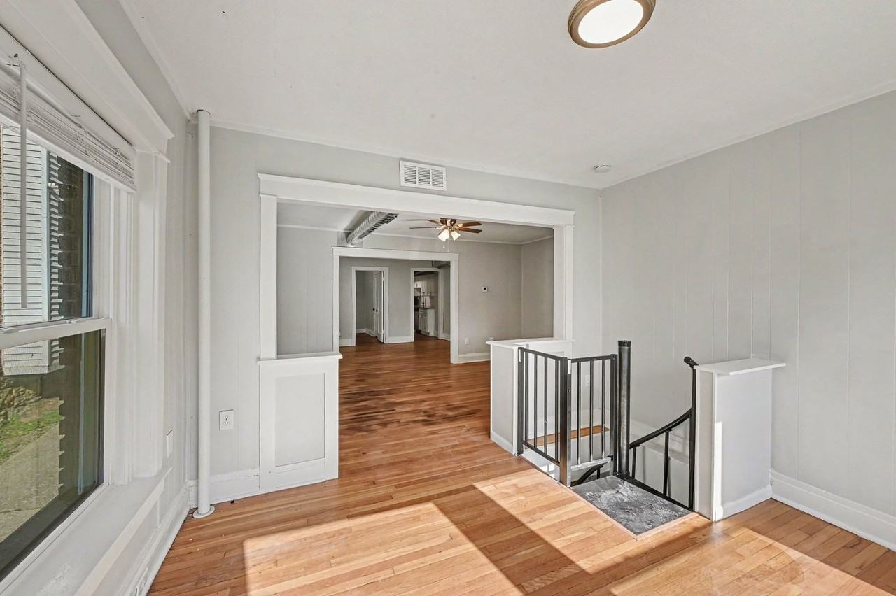 4220 Harrison St - Photo 3 of 27
