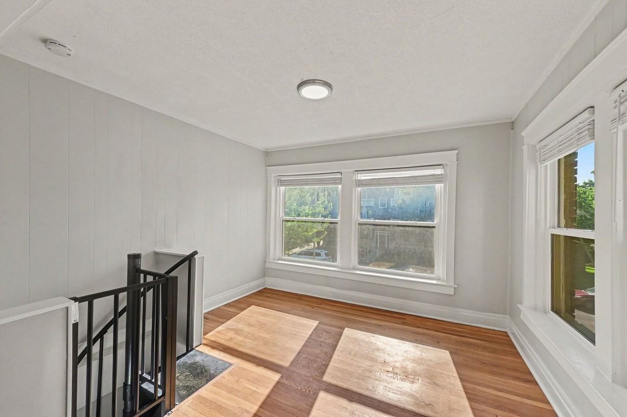 4220 Harrison St - Photo 2 of 27