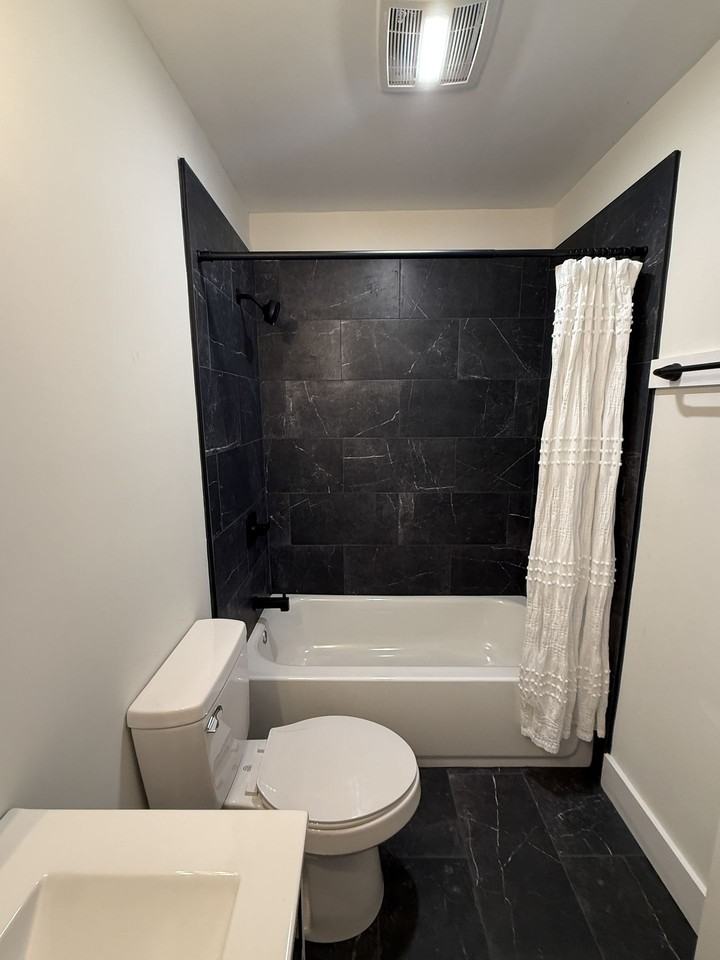 1020 College Avenue - Photo 6 of 8