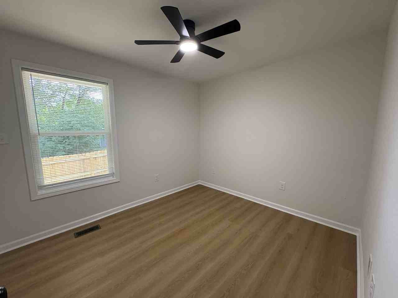 549 N Peter St - Photo 7 of 12