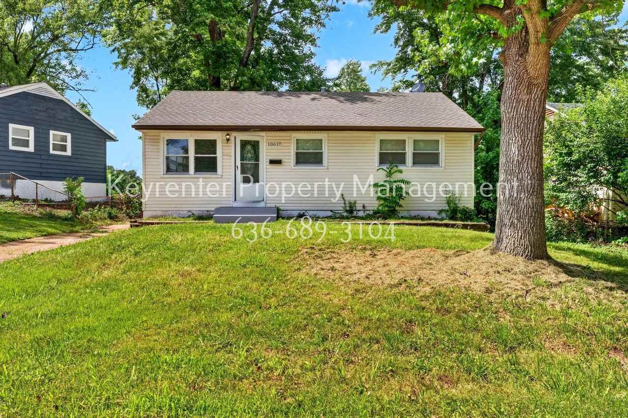 10617 Dunkeld Cir - Photo 2 of 25