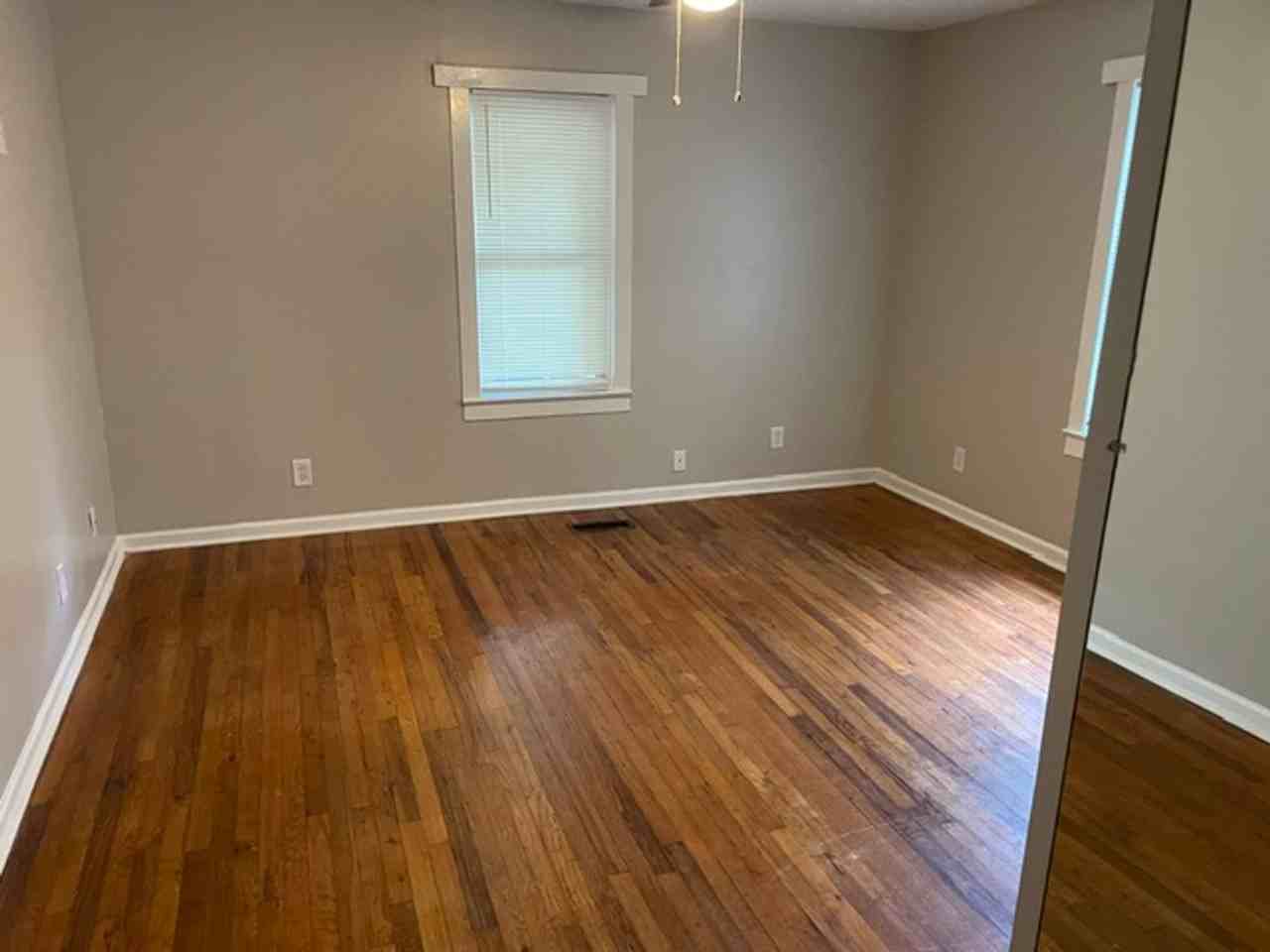 147 Mallory Dr - Photo 3 of 11