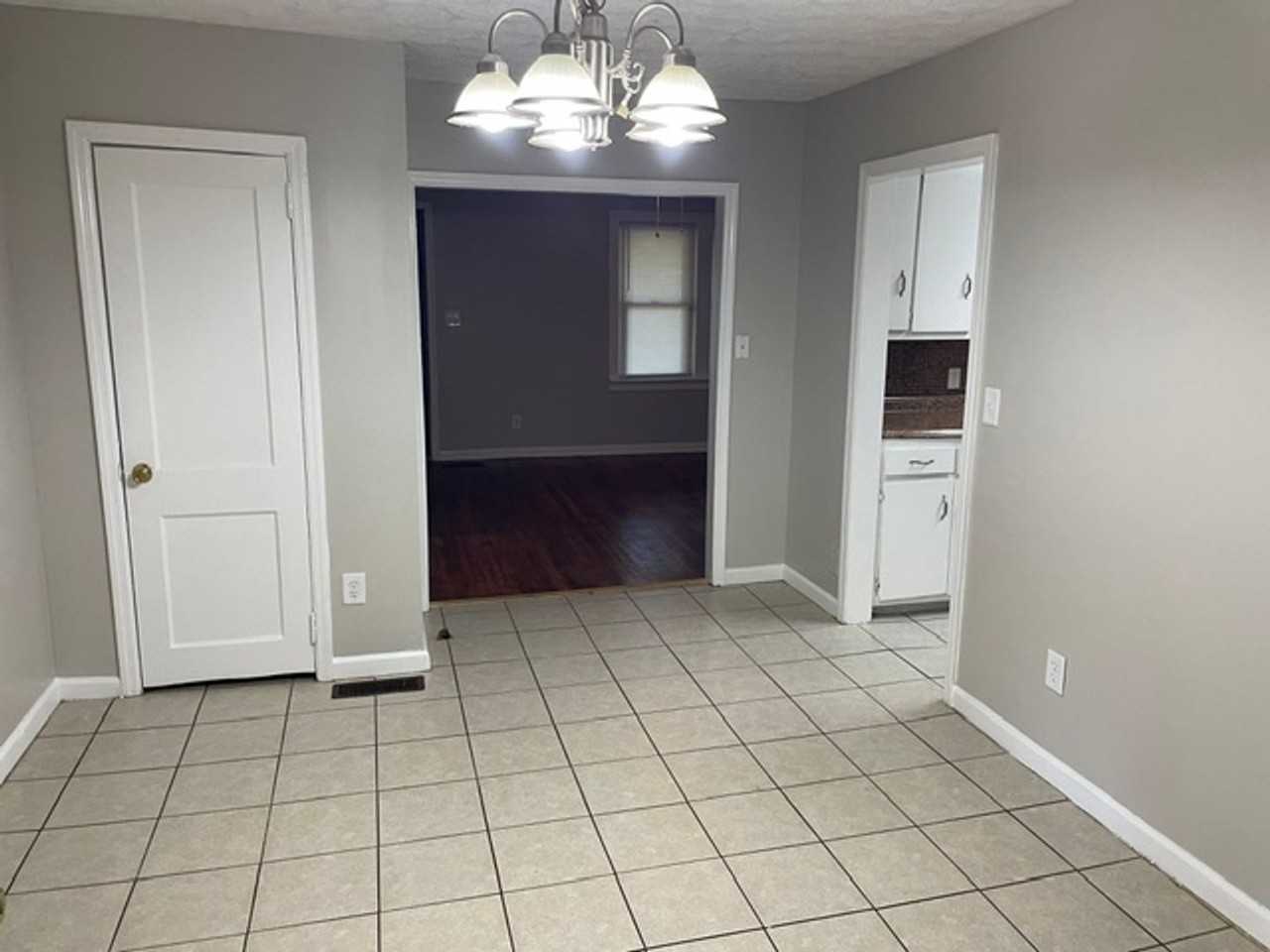 147 Mallory Dr - Photo 7 of 11