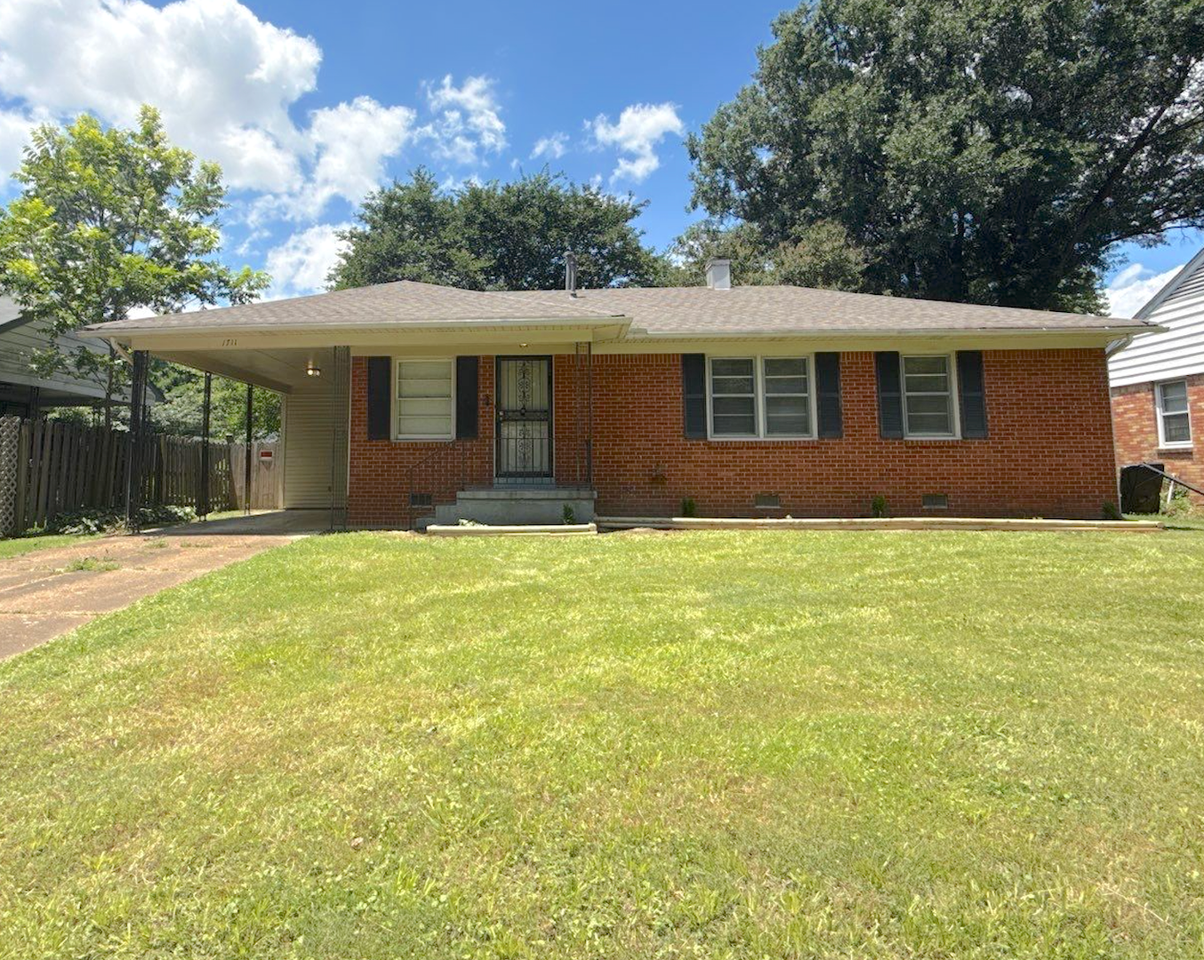 1711 Myrna Ln