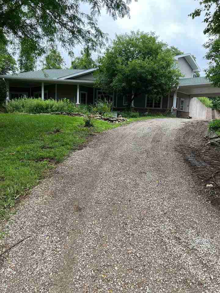 3120 Se Stanley Rd - Photo 3 of 38