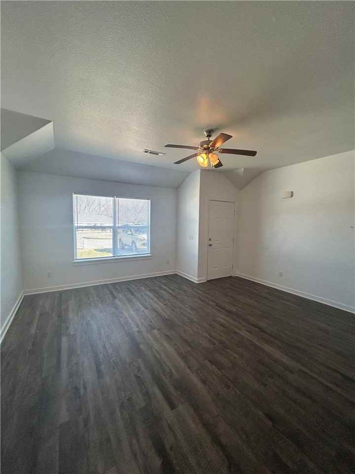 644 Hidden Springs Dr #1 - Photo 3 of 16