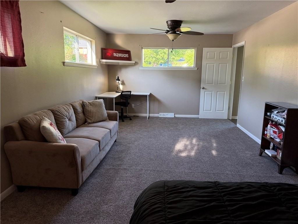 324 S Buchanan Ave - Photo 5 of 12