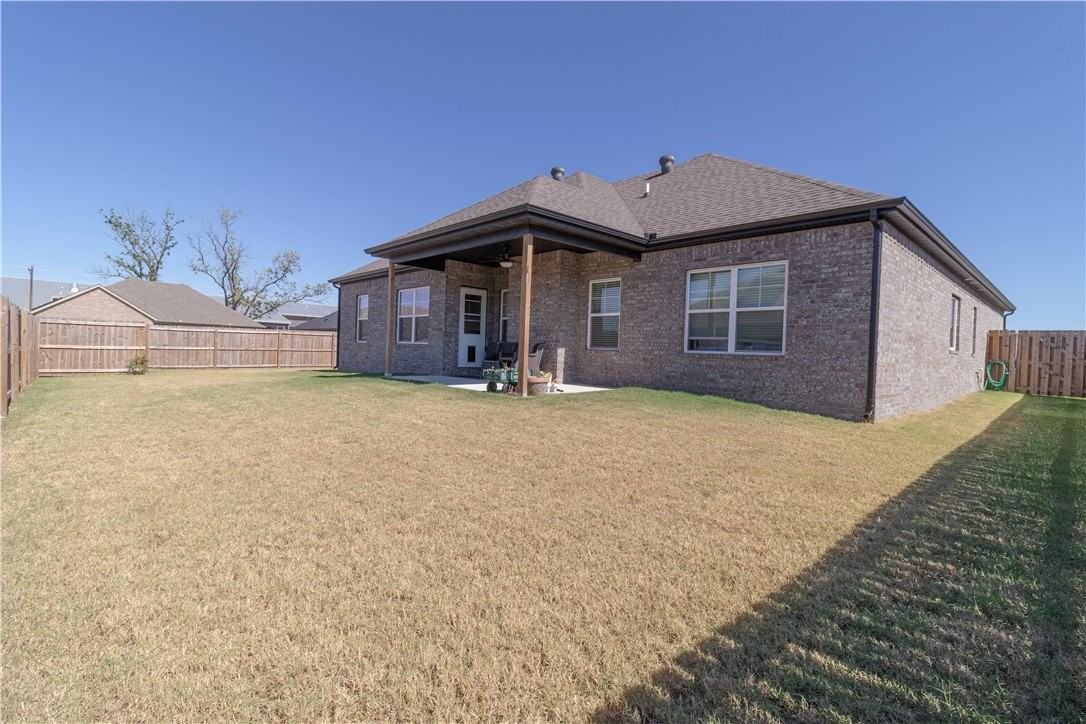 1137 Laux Ln - Photo 2 of 24