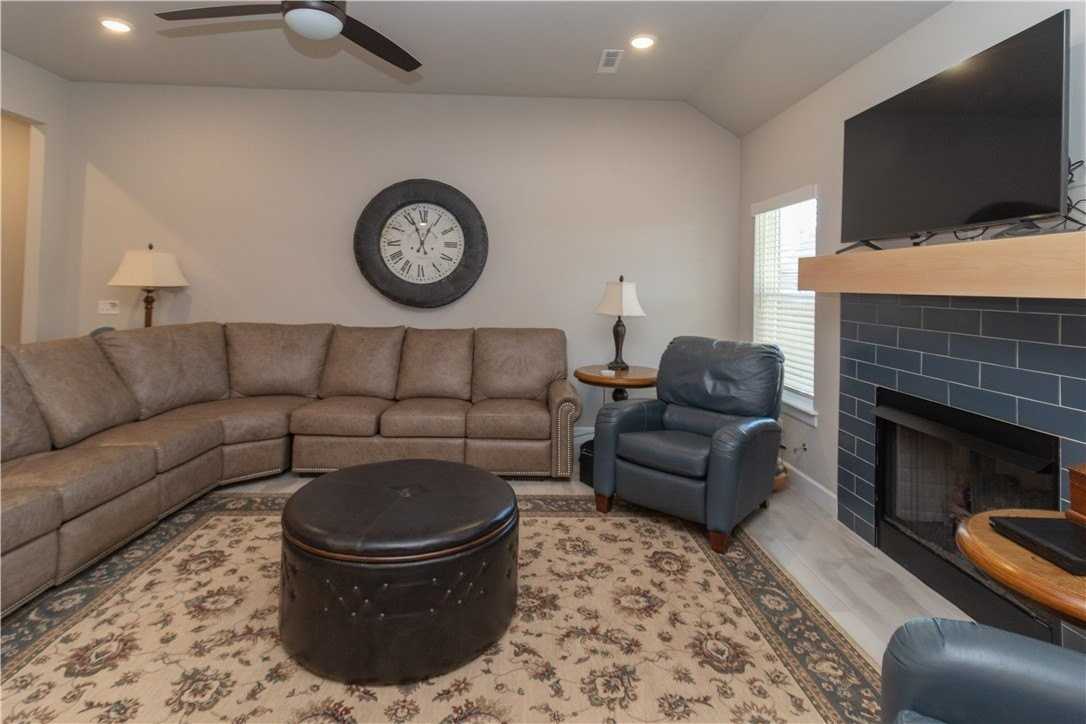 1137 Laux Ln - Photo 7 of 24