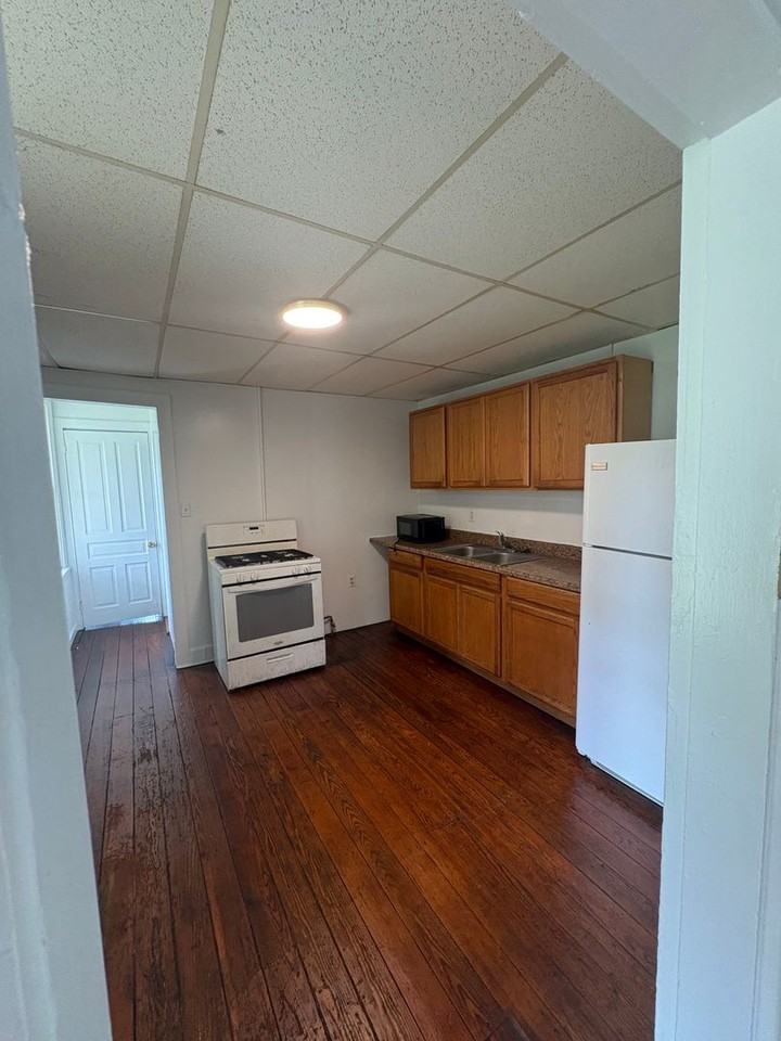 518 N Pershing Ave #1 - Photo 6 of 8