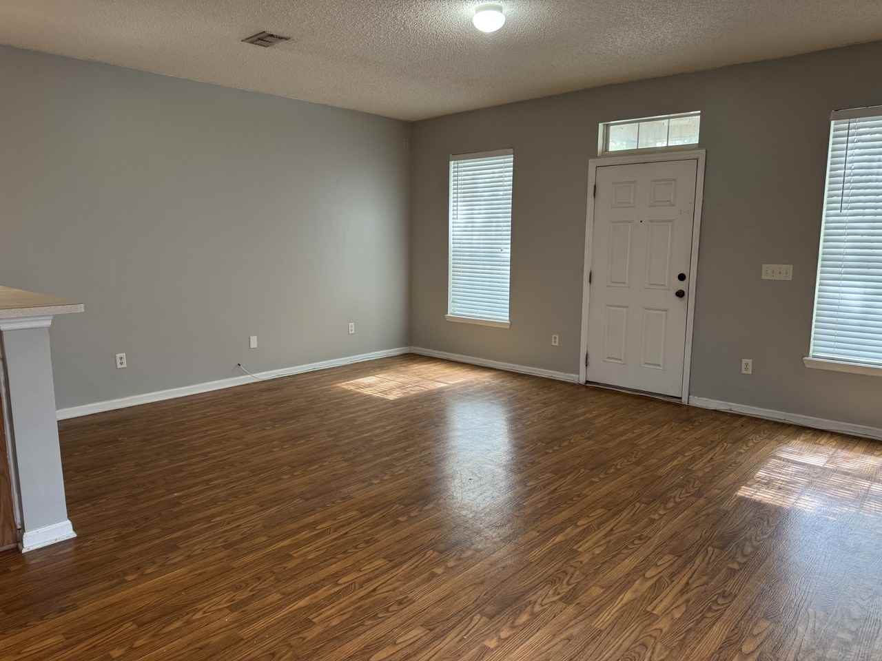 458 Sherwood Oaks Dr #1 - Photo 2 of 8