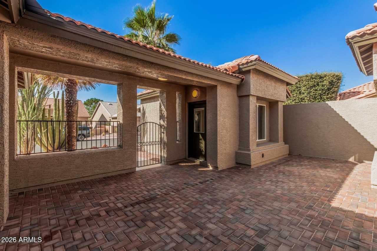 9310 E Crystal Dr - Photo 2 of 41