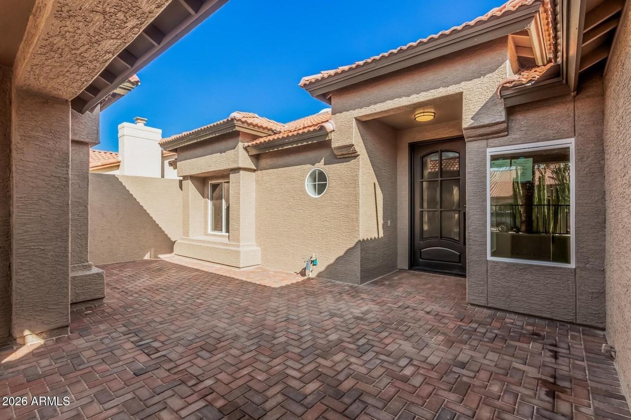 9310 E Crystal Dr - Photo 3 of 41
