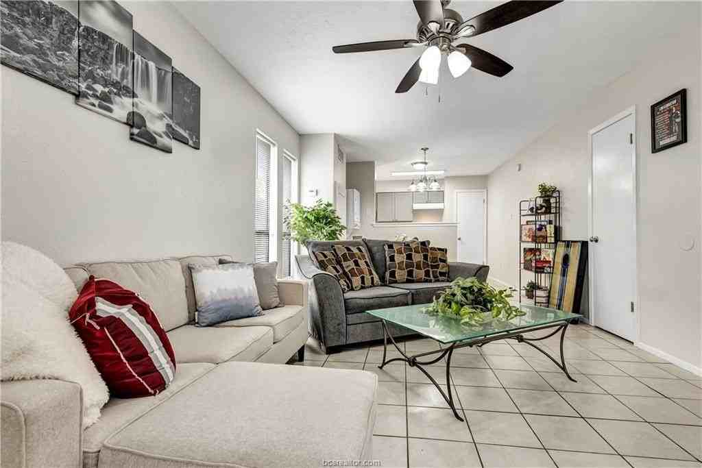1516 Hawk Tree Dr #A - Photo 2 of 15