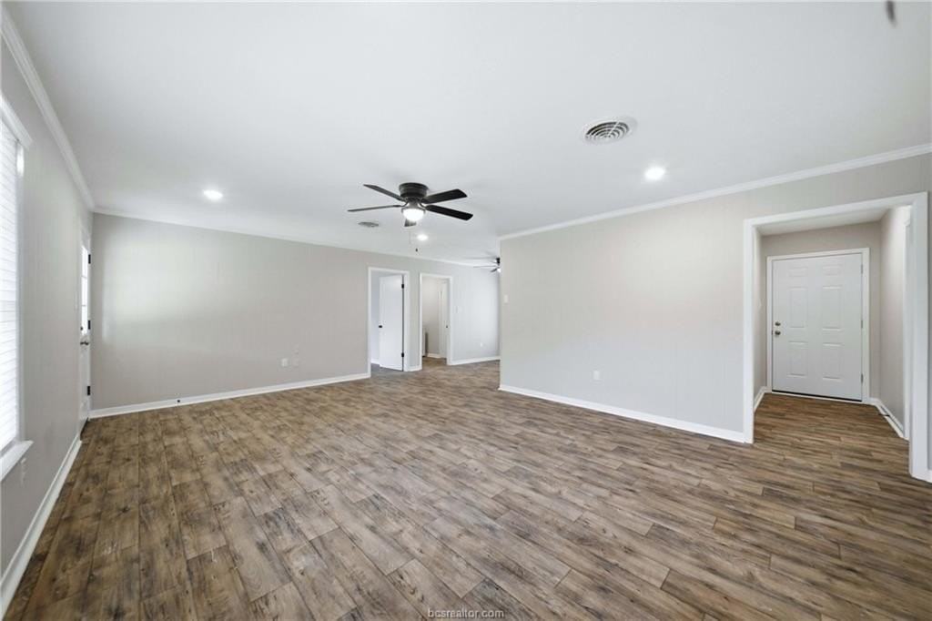 2304 Devonshire St - Photo 7 of 35