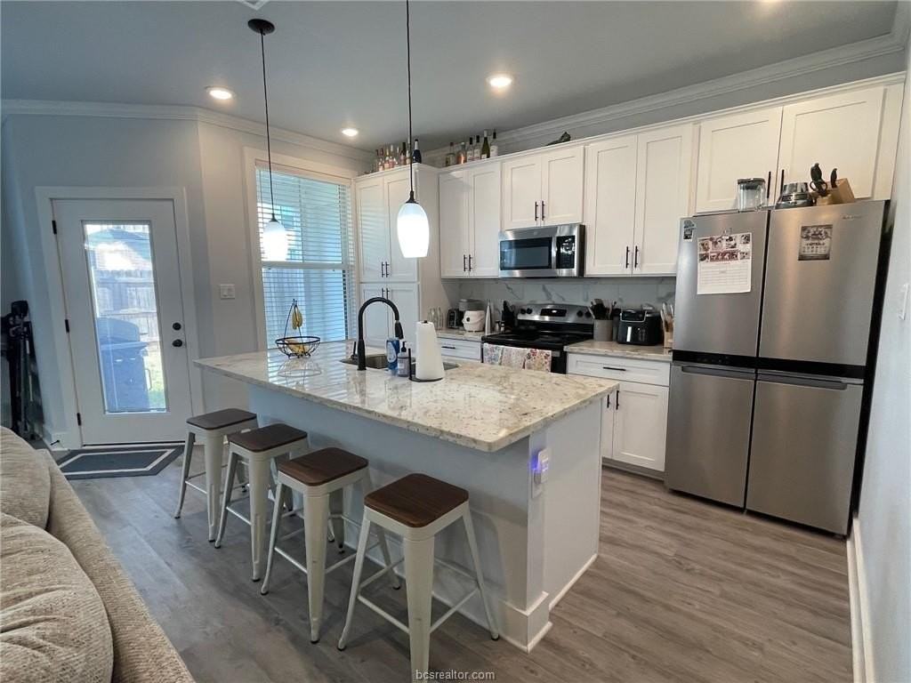 1448 Ailin Dr - Photo 3 of 16