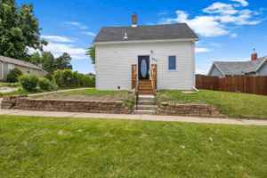 featured image of 303 S 4th St