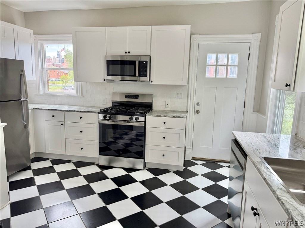64 Trinity Pl - Photo 5 of 14
