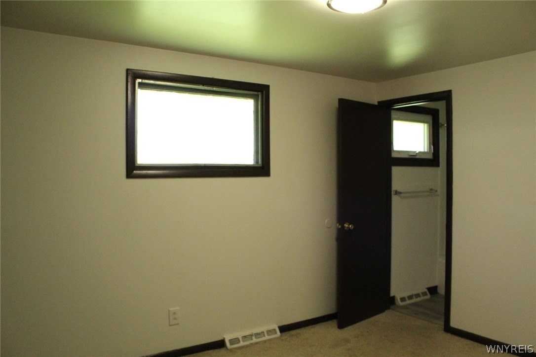 111 Sunshine Dr #LEFT - Photo 5 of 6