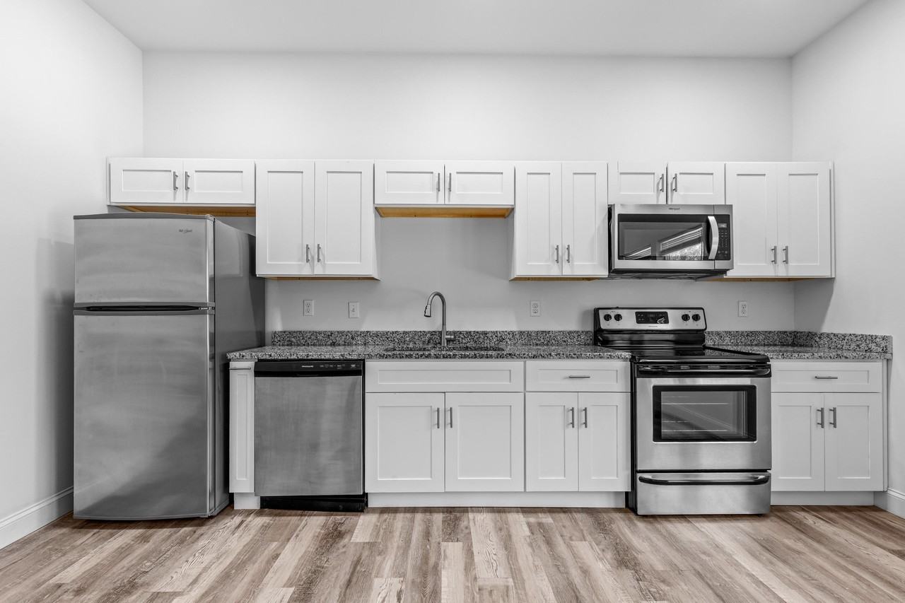 1213 N Chamberlain Ave - Photo 4 of 20
