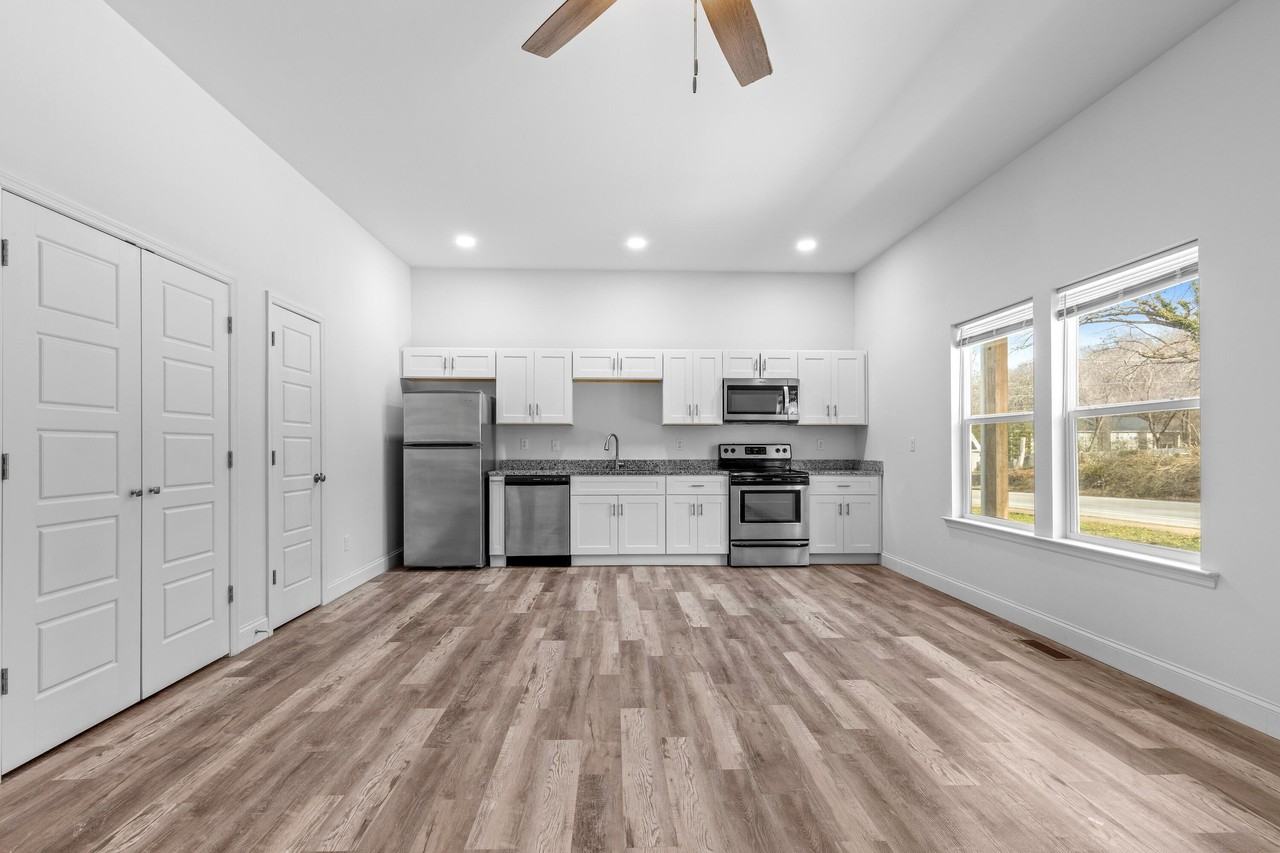 1213 N Chamberlain Ave - Photo 6 of 20