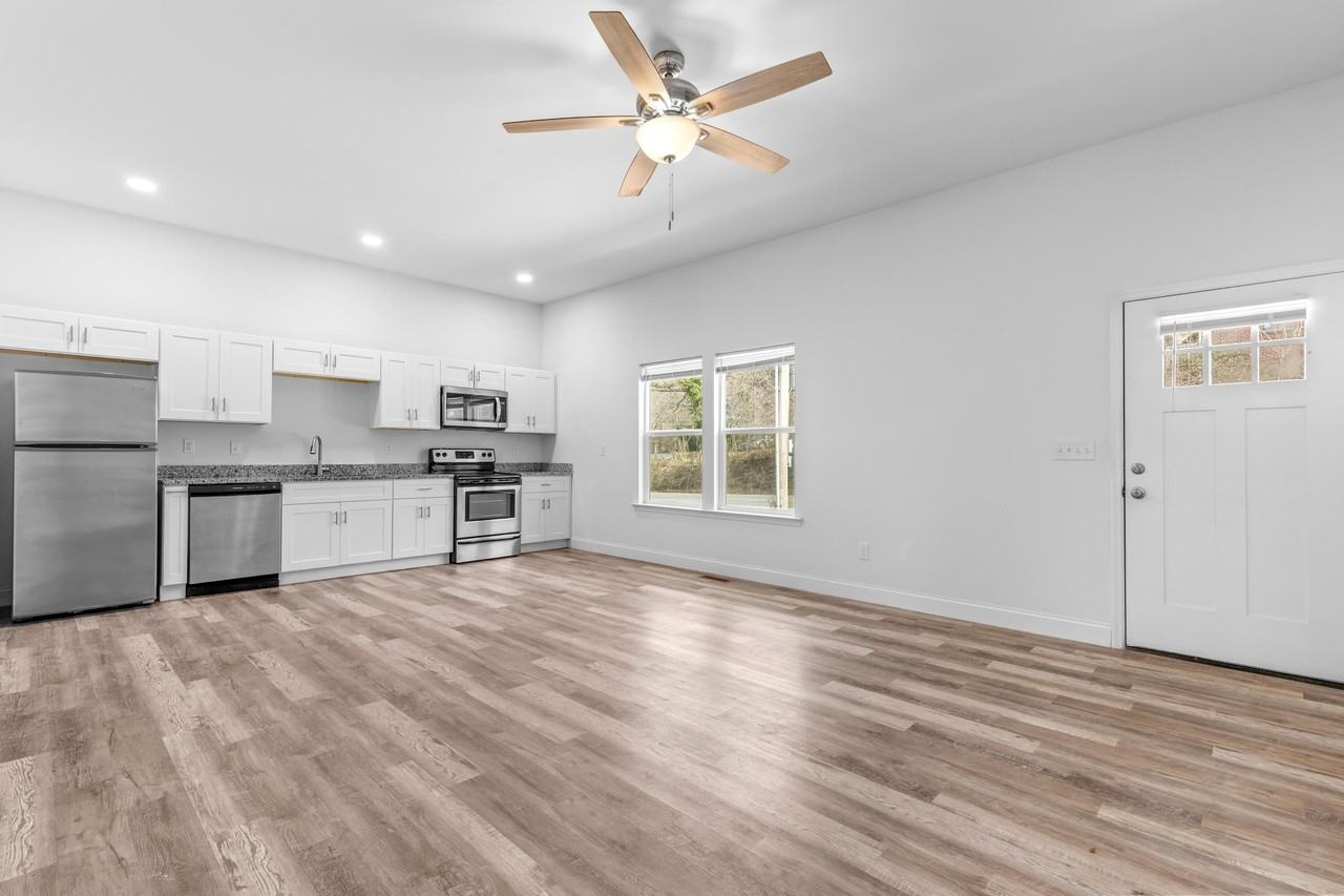 1213 N Chamberlain Ave - Photo 7 of 20