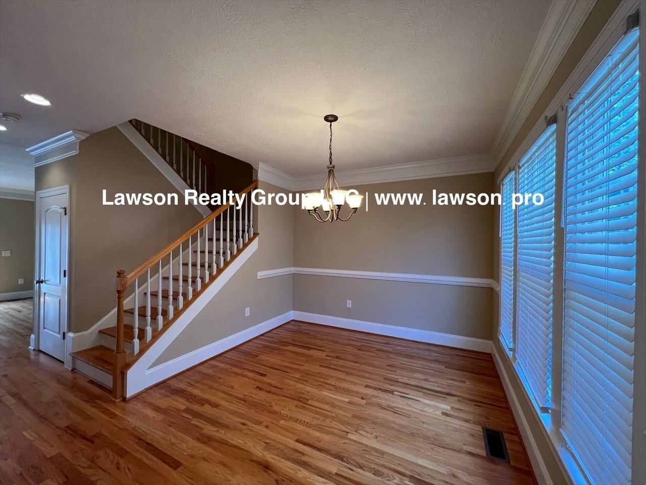 3800 Greenway Dr - Photo 7 of 42