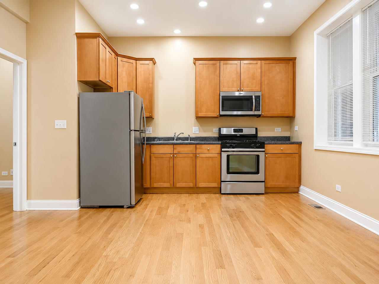 712 S Aberdeen St #1F - Photo 4 of 6