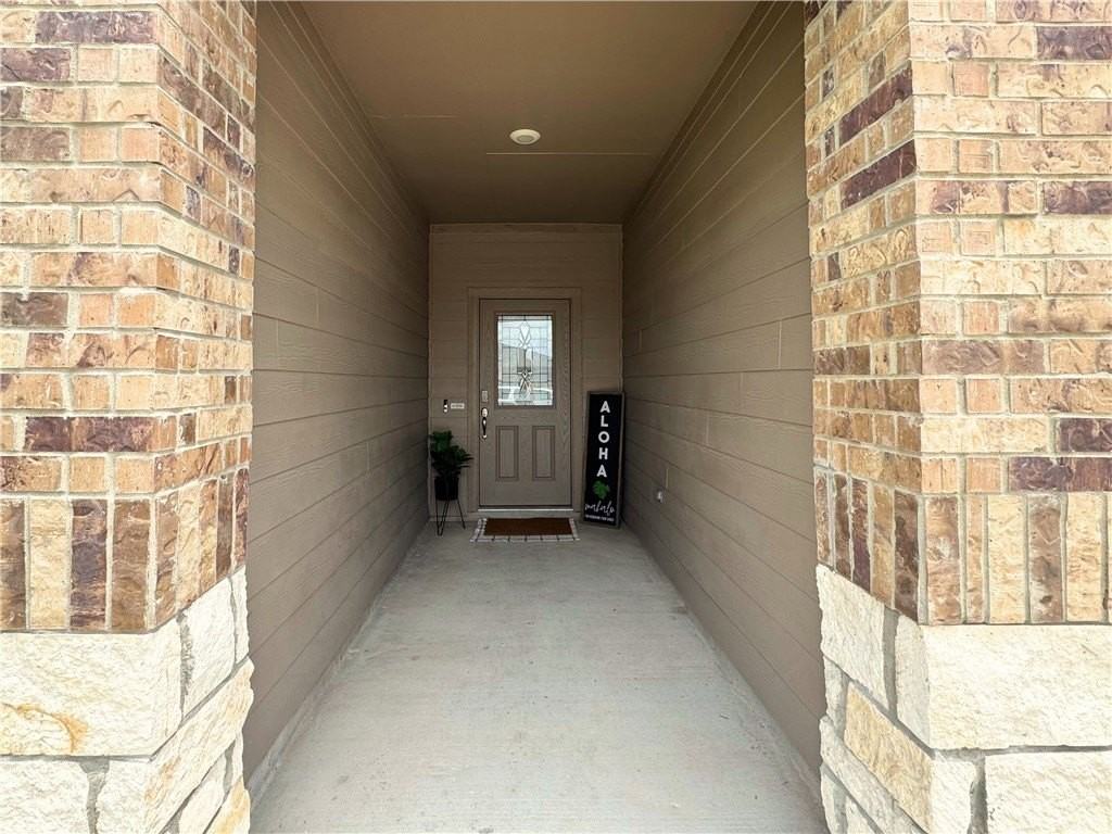 7726 Lariat Toss Dr - Photo 2 of 19