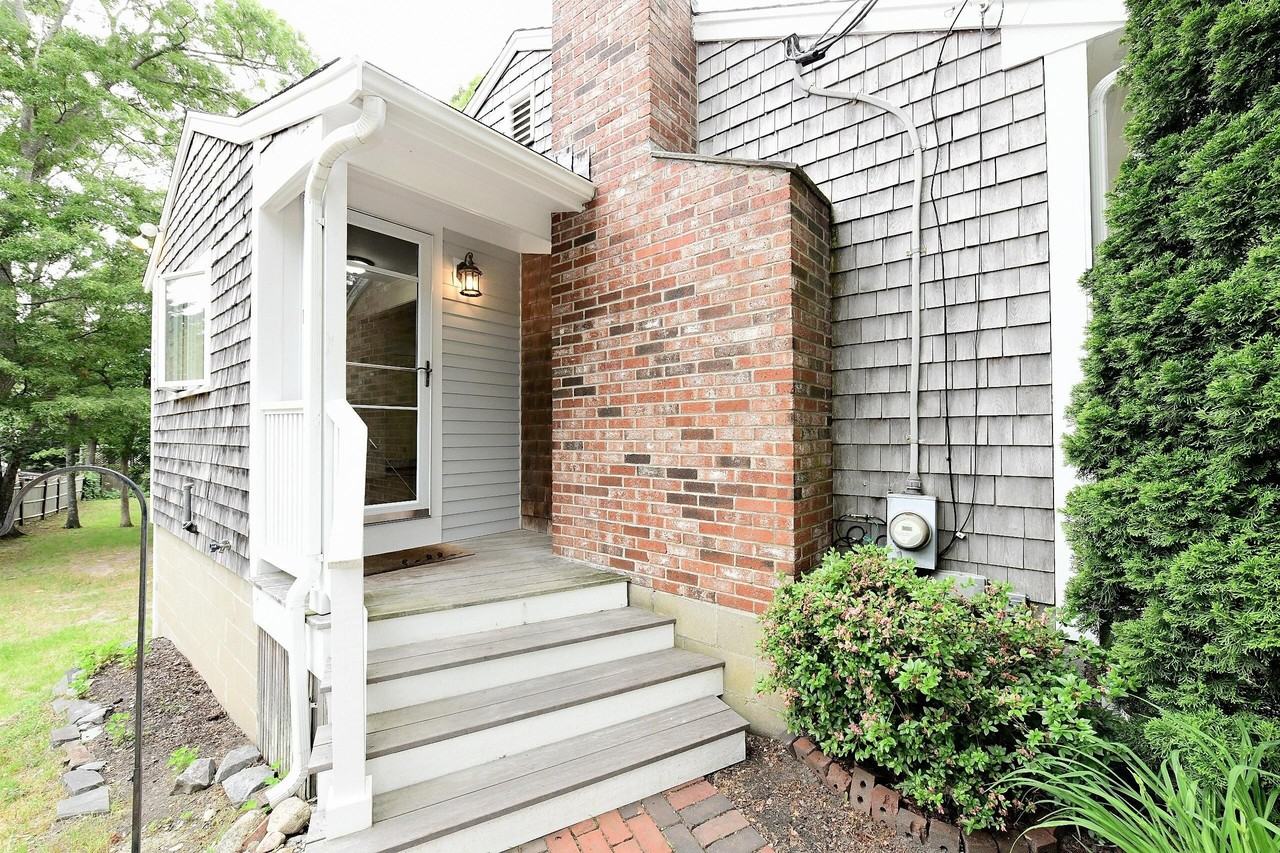 49 Chase Rd - Photo 2 of 41
