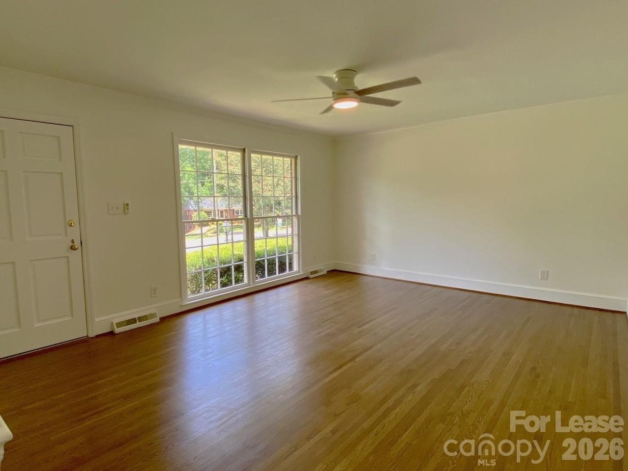 2220 Wensley Dr - Photo 3 of 22