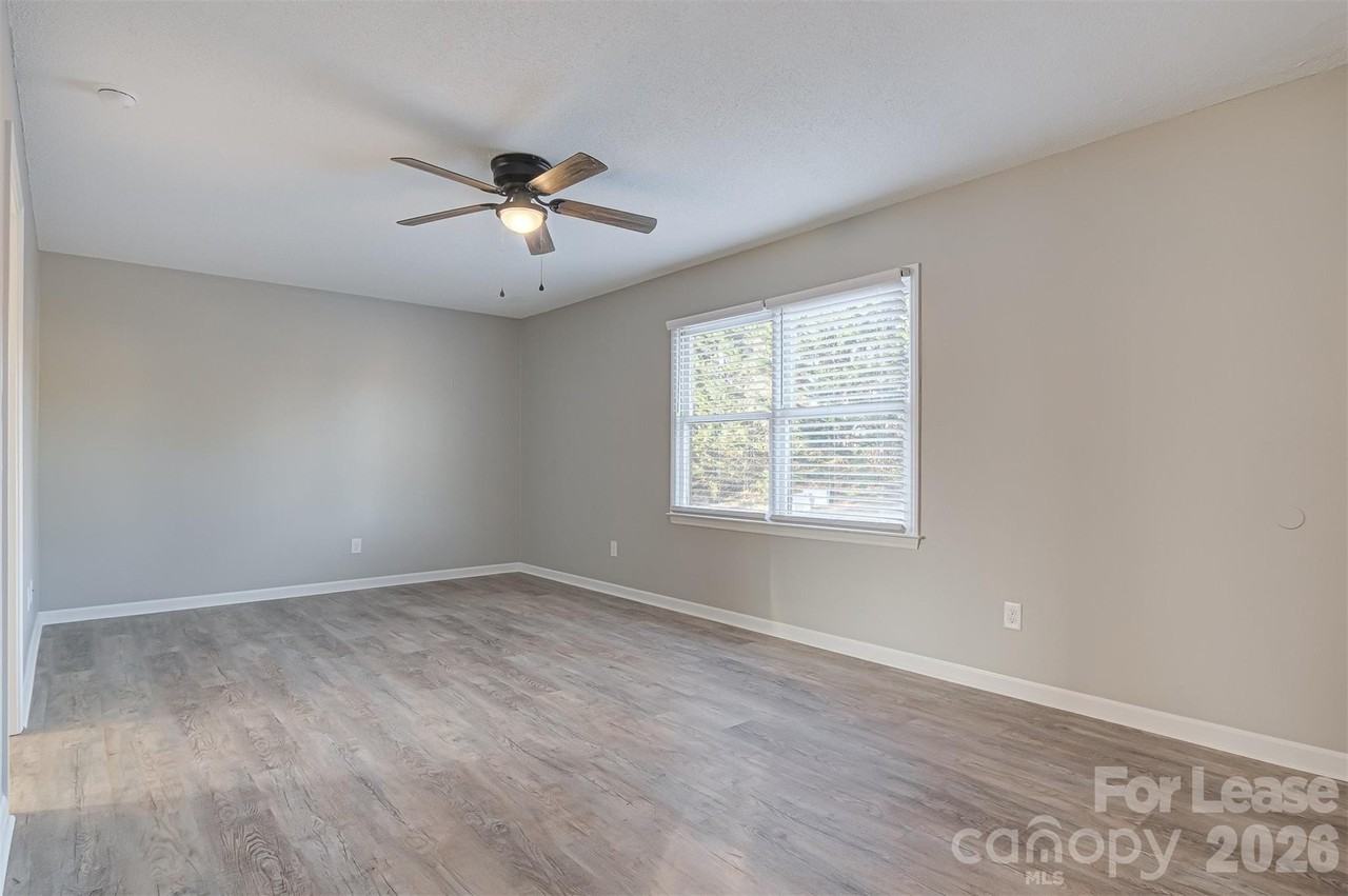 525 12th St Sw #17 - Photo 5 of 21