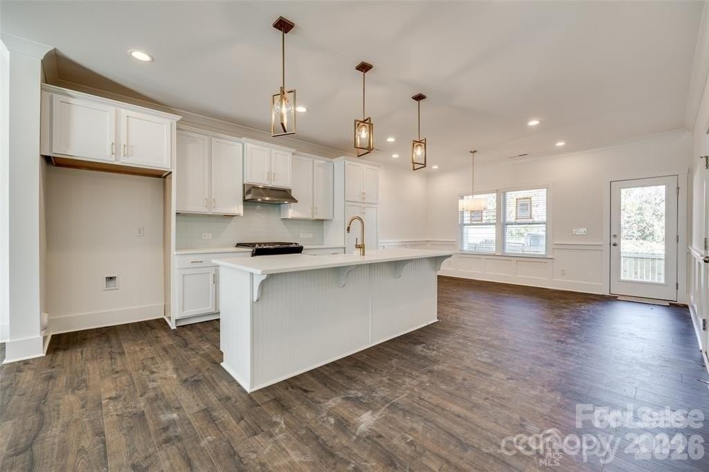 1237 Eastway Dr - Photo 2 of 43