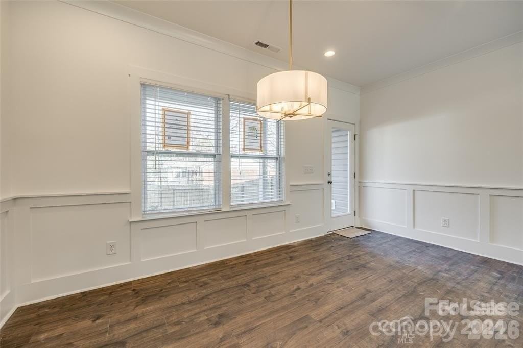 1237 Eastway Dr - Photo 4 of 43