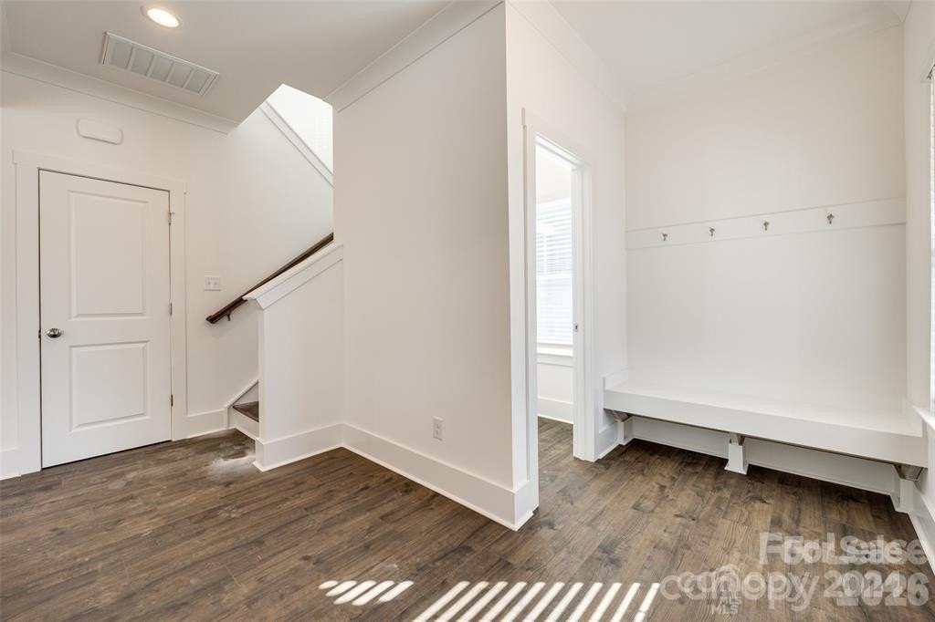 1237 Eastway Dr - Photo 6 of 43
