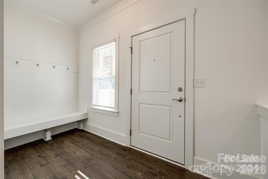 1237 Eastway Dr - Photo 7 of 43