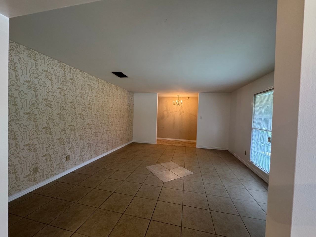 1054 Gallen Ct - Photo 7 of 32