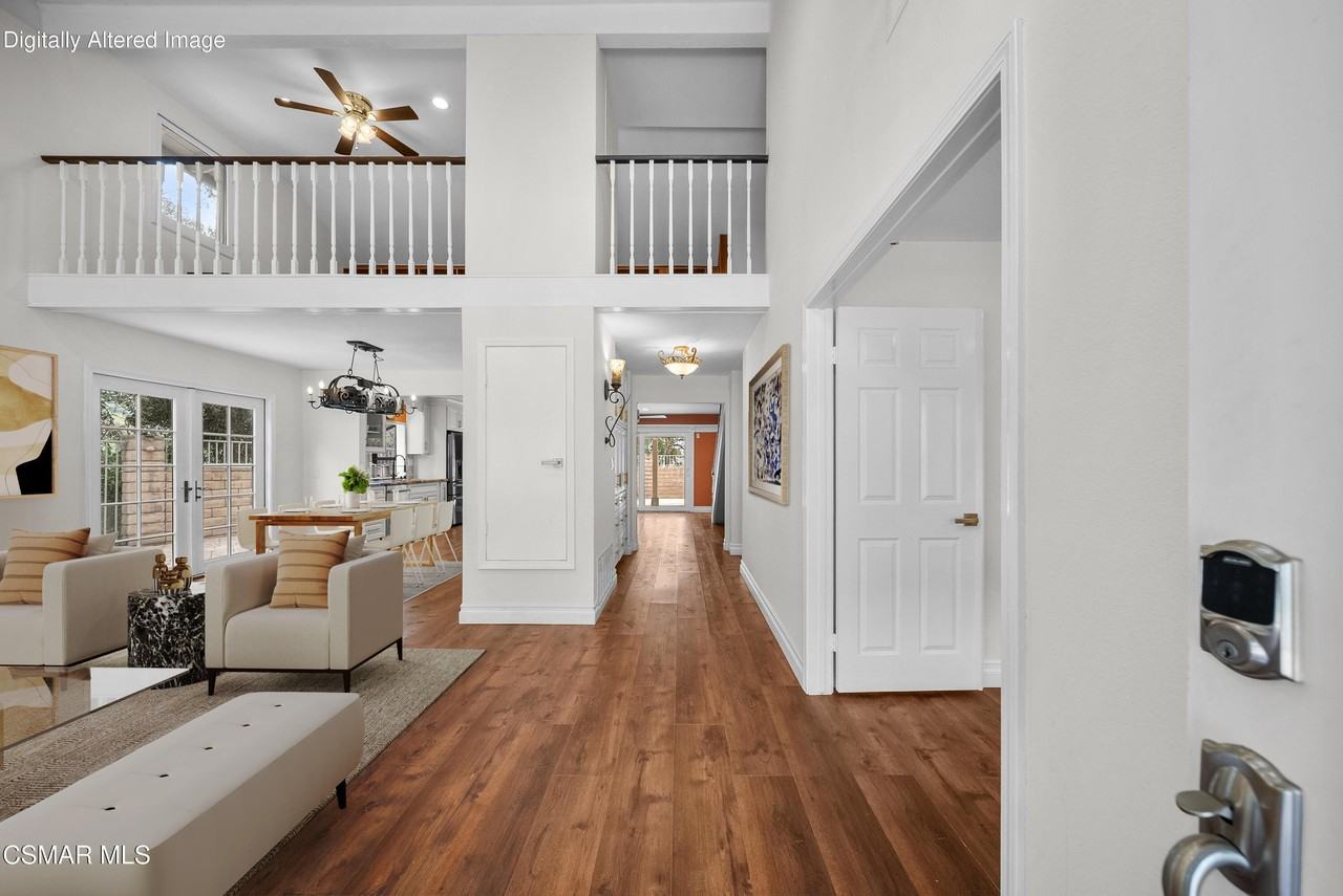 561 Walter Ave - Photo 4 of 41