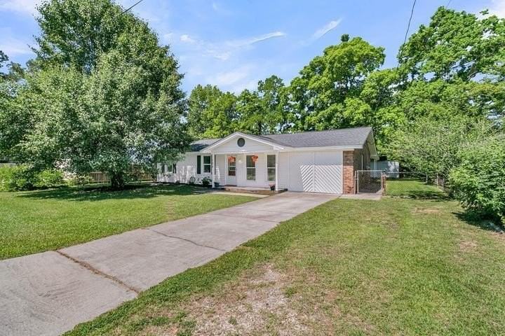 109 Camellia Rd - Photo 4 of 49