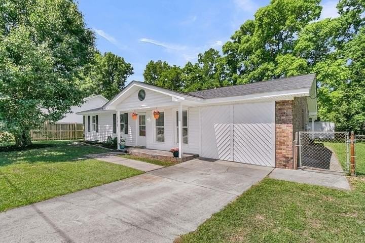 109 Camellia Rd - Photo 6 of 49