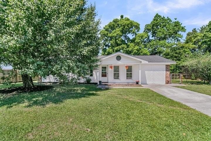 109 Camellia Rd - Photo 7 of 49