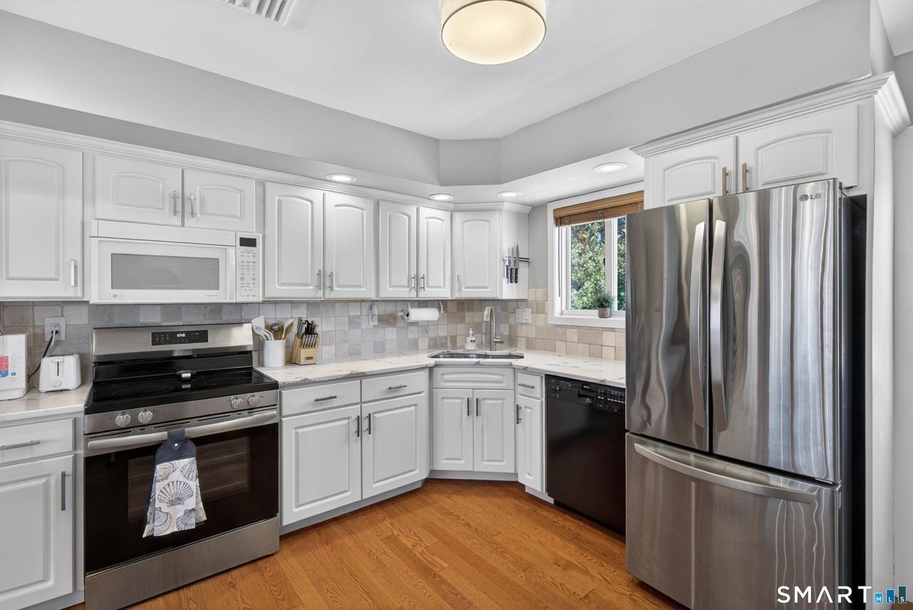 146 Chittenden Field Ln - Photo 5 of 33