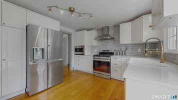 featured image of 444 Highland Street Streets