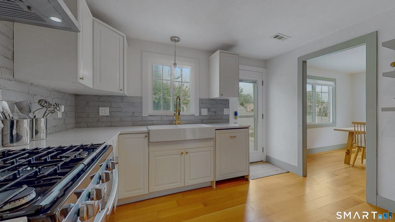 444 Highland Street Streets - Photo 2 of 35