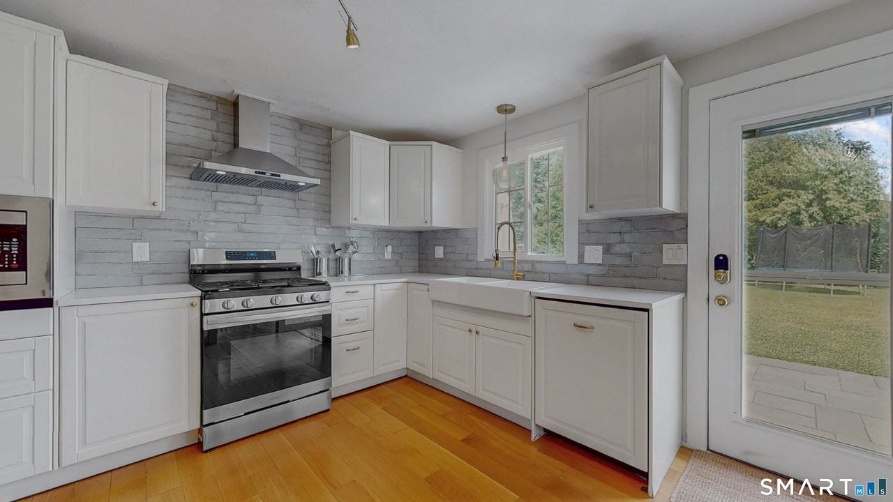 444 Highland Street Streets - Photo 3 of 35