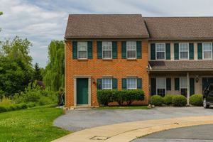 featured image of 18 S Whisper Ln